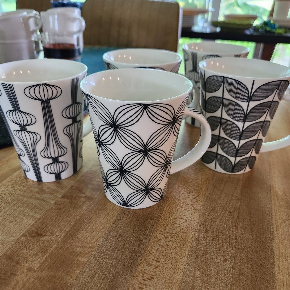 5 Coffee Mugs Black and White Modern Graphic Design 10 oz Kitchen Details